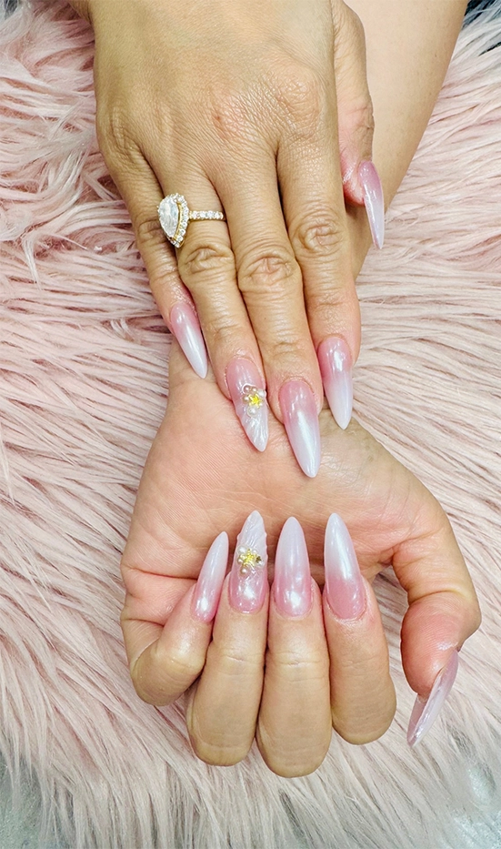 JulieLuxe. Nails & Beauty display