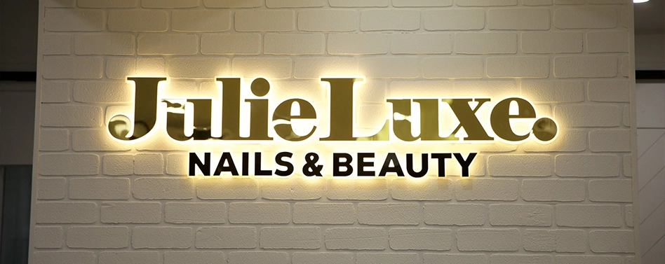 JulieLuxe. Nails & Beauty banner